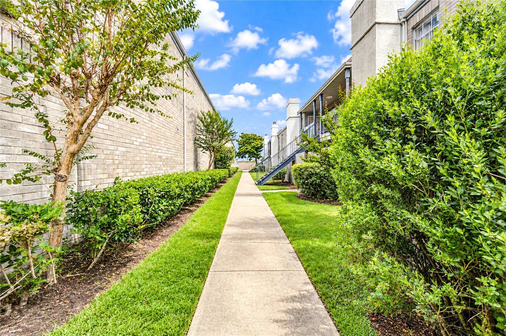 6606 De Moss Drive # 1201