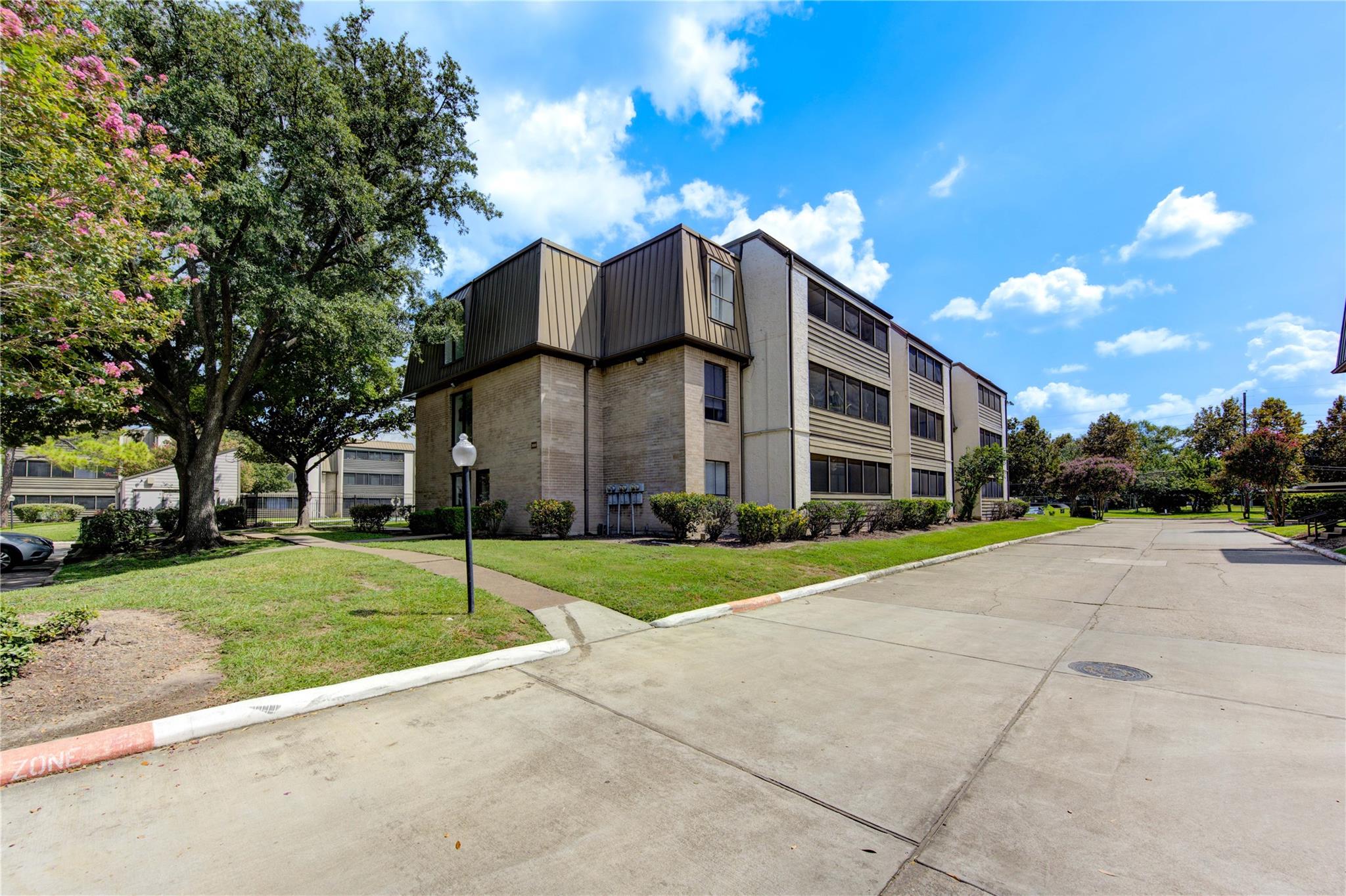 3055 Walnut Bend Lane # 21