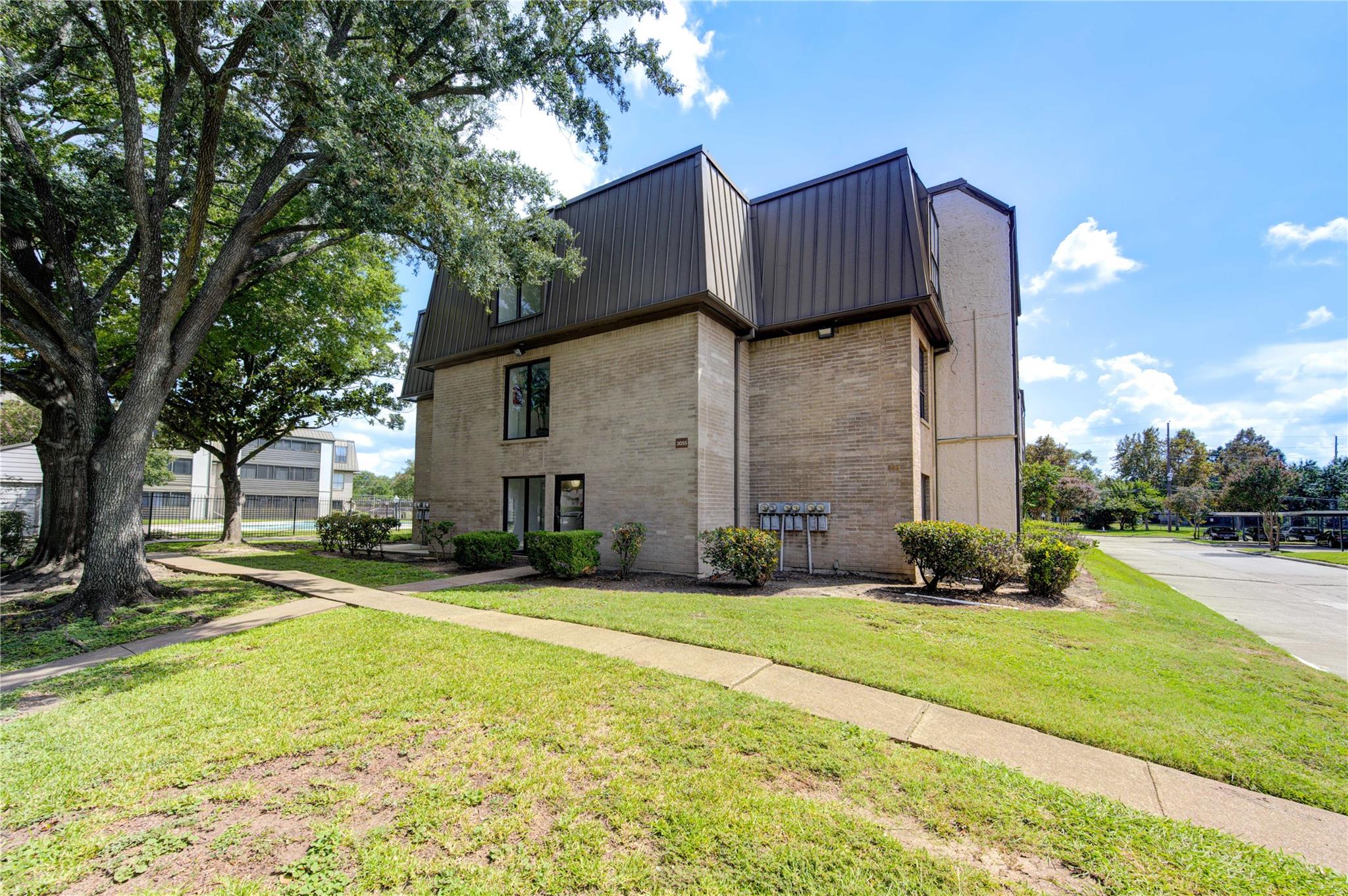 3055 Walnut Bend Lane # 21