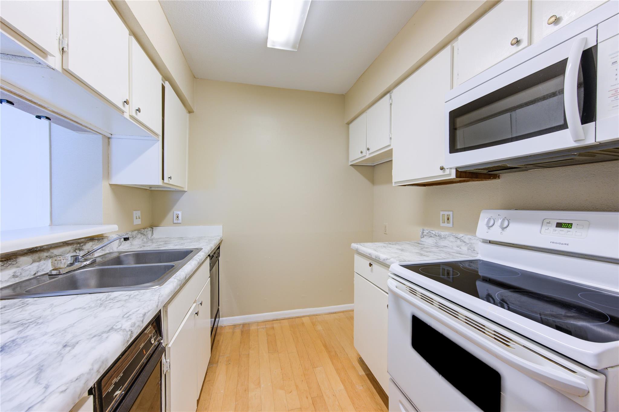 3055 Walnut Bend Lane # 21