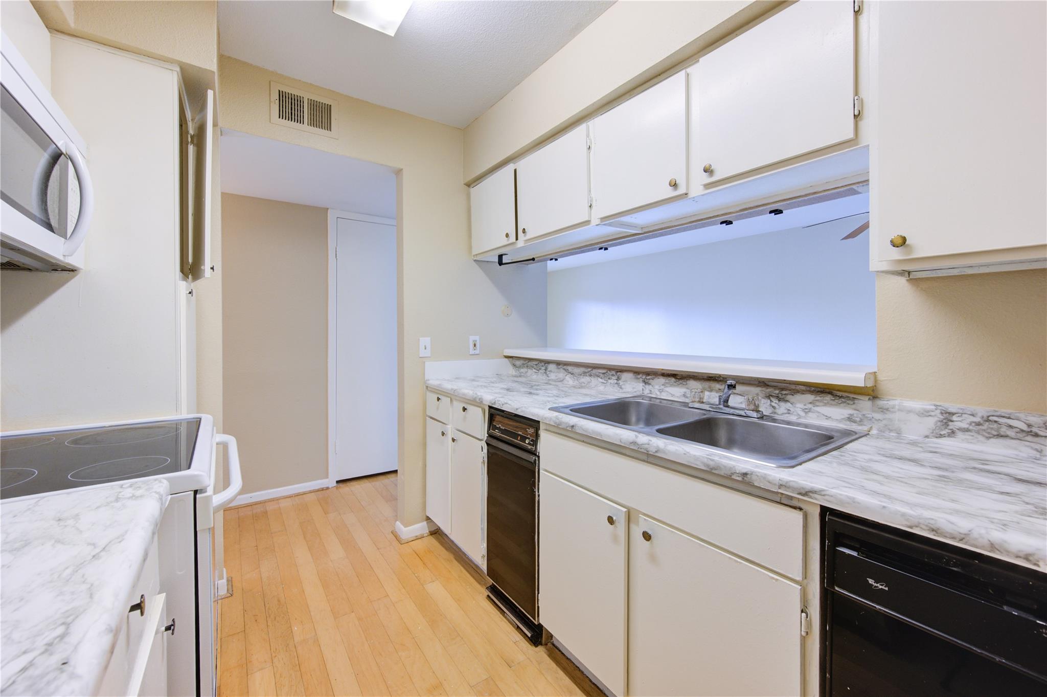 3055 Walnut Bend Lane # 21