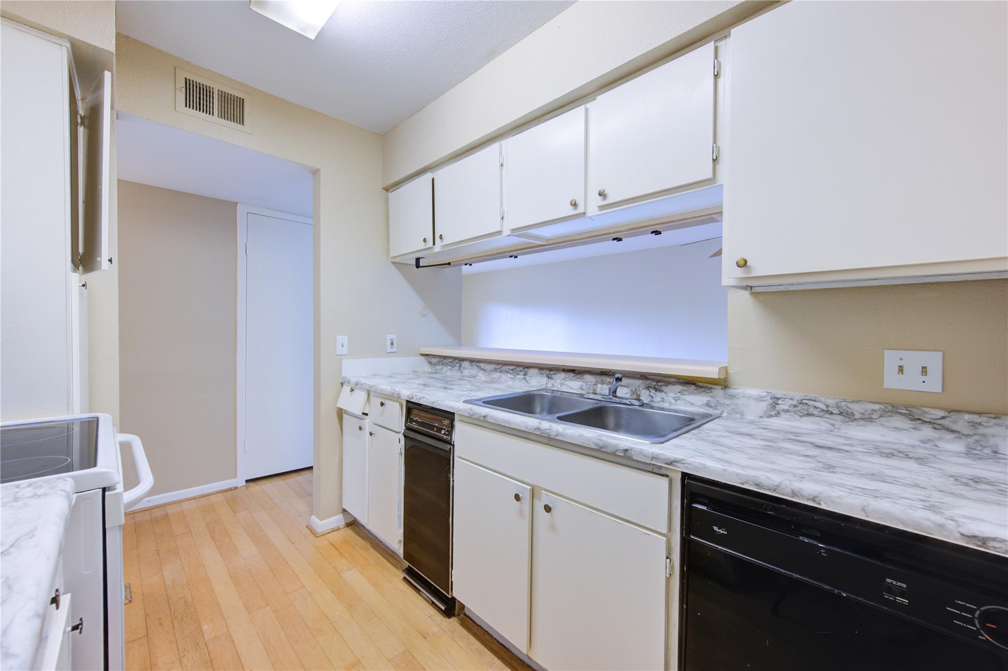 3055 Walnut Bend Lane # 21