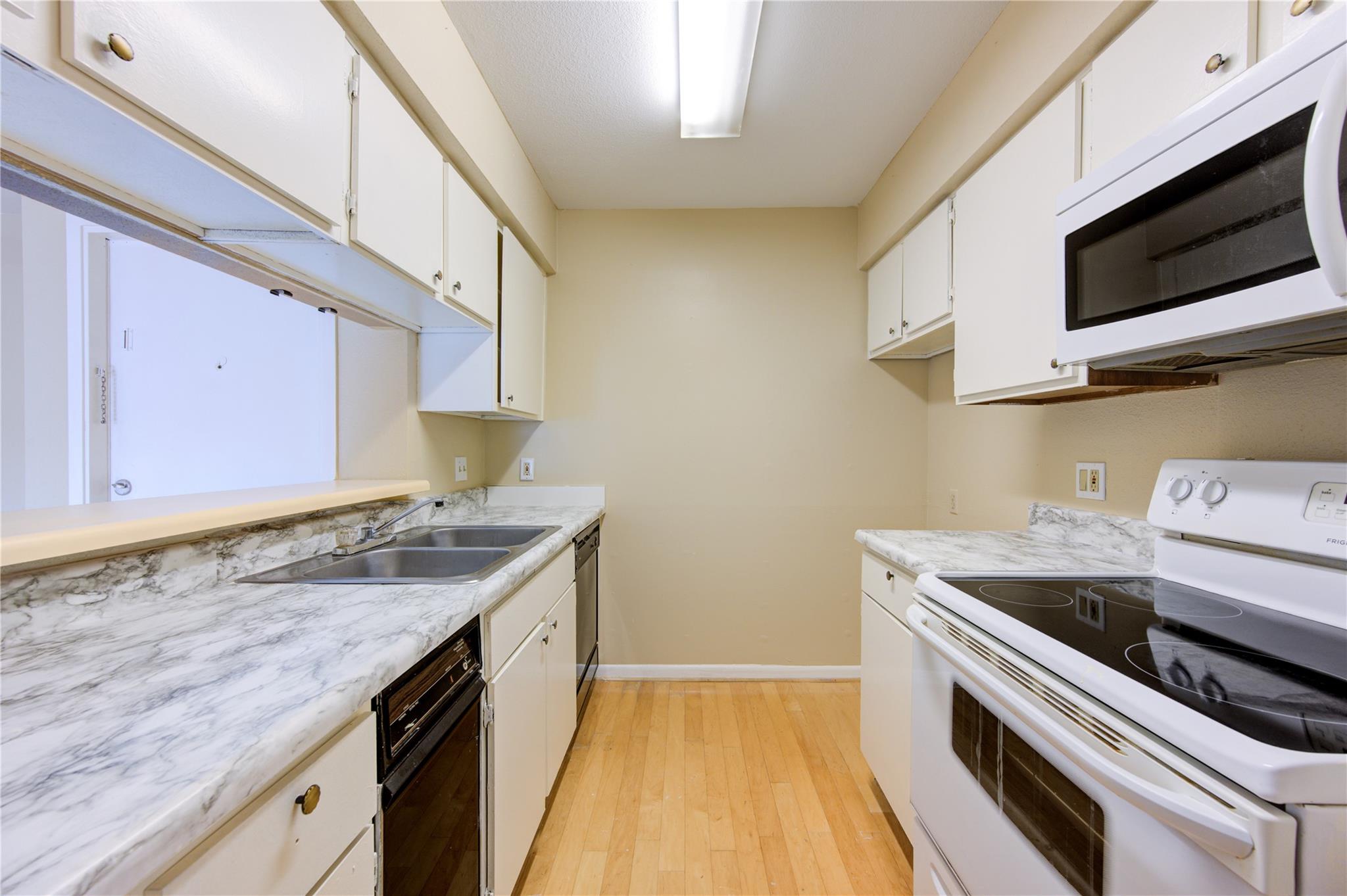 3055 Walnut Bend Lane # 21