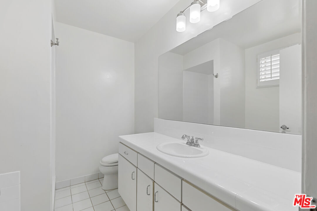 1200 N Flores St Unit: 205