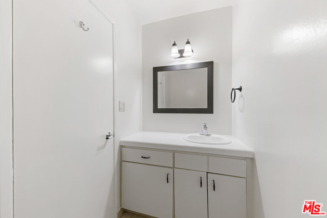 1200 N Flores St Unit: 205
