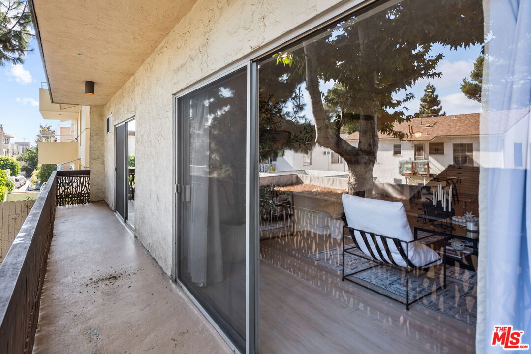 440 Veteran Ave Unit: 205