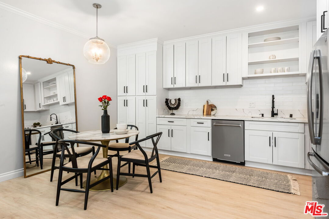 440 Veteran Ave Unit: 205