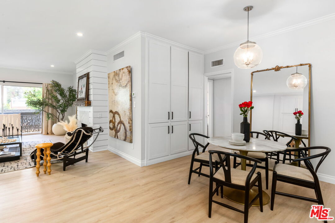 440 Veteran Ave Unit: 205