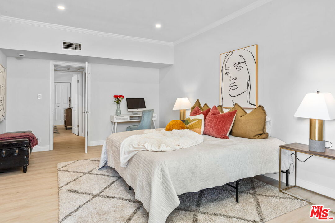 440 Veteran Ave Unit: 205