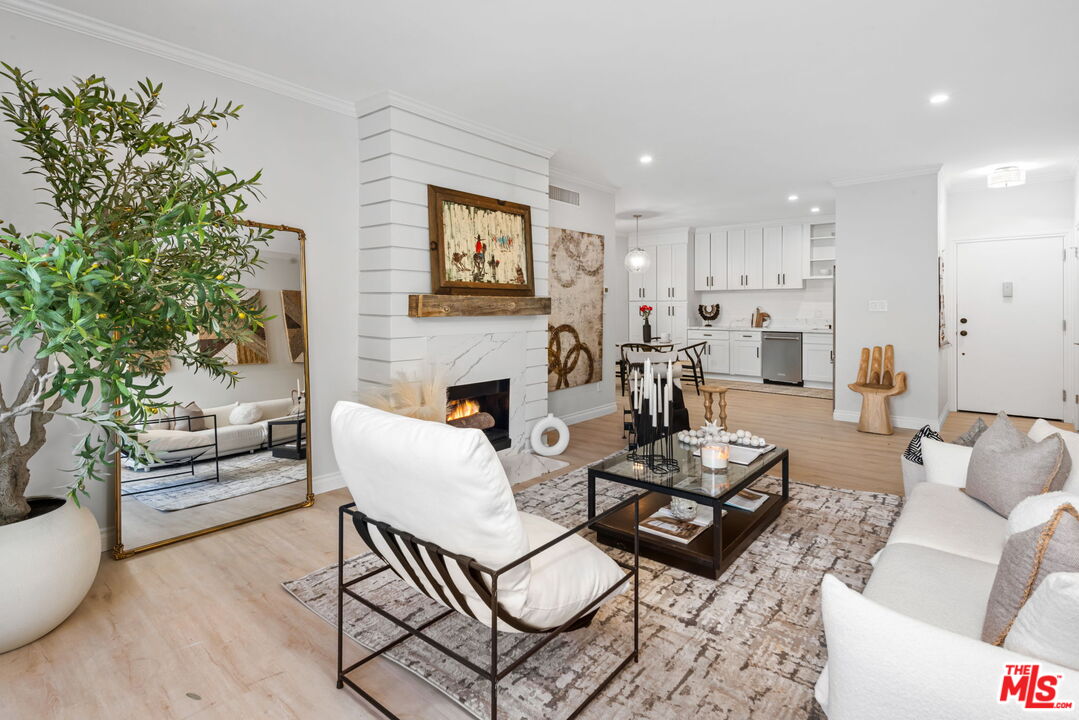 440 Veteran Ave Unit: 205