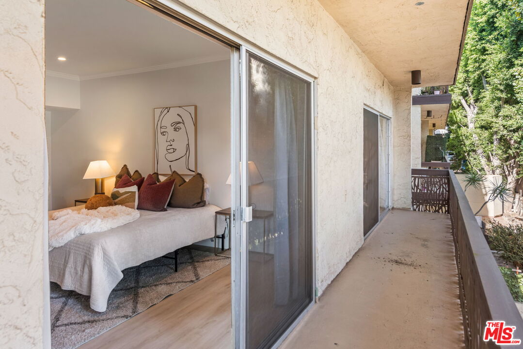 440 Veteran Ave Unit: 205