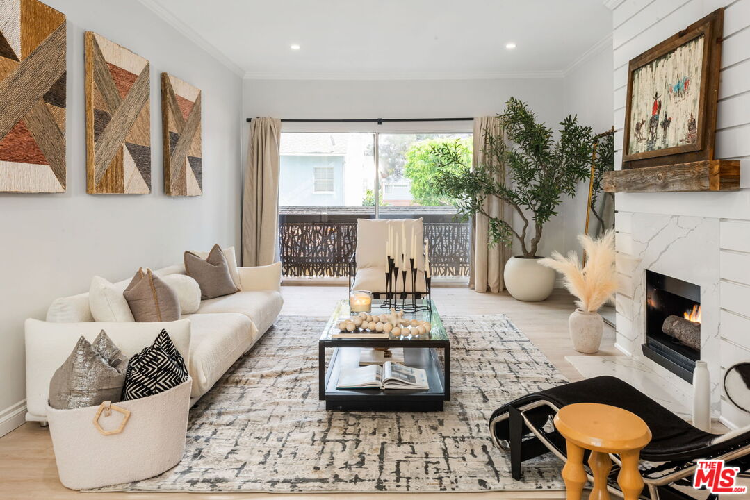 440 Veteran Ave Unit: 205