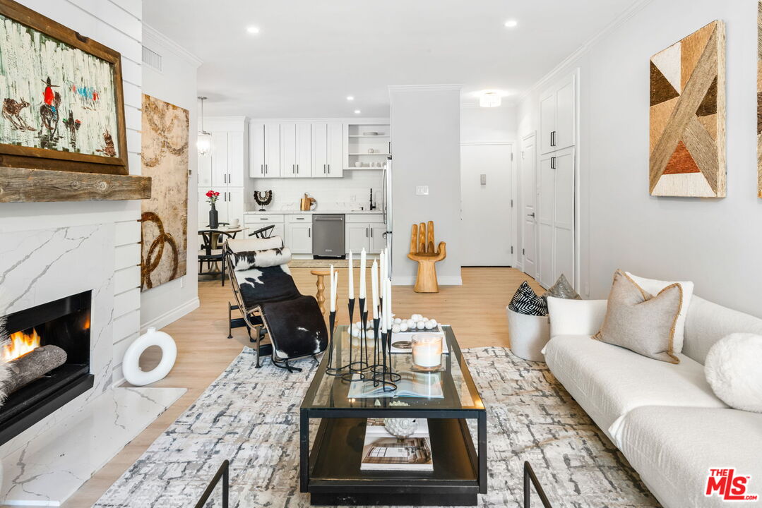 440 Veteran Ave Unit: 205