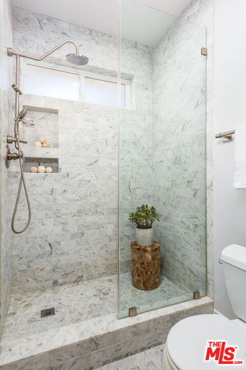 440 Veteran Ave Unit: 205