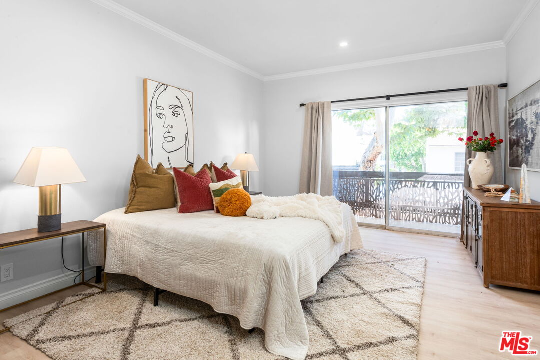 440 Veteran Ave Unit: 205