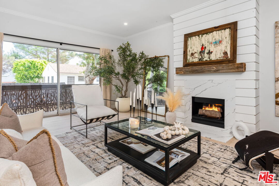 440 Veteran Ave Unit: 205