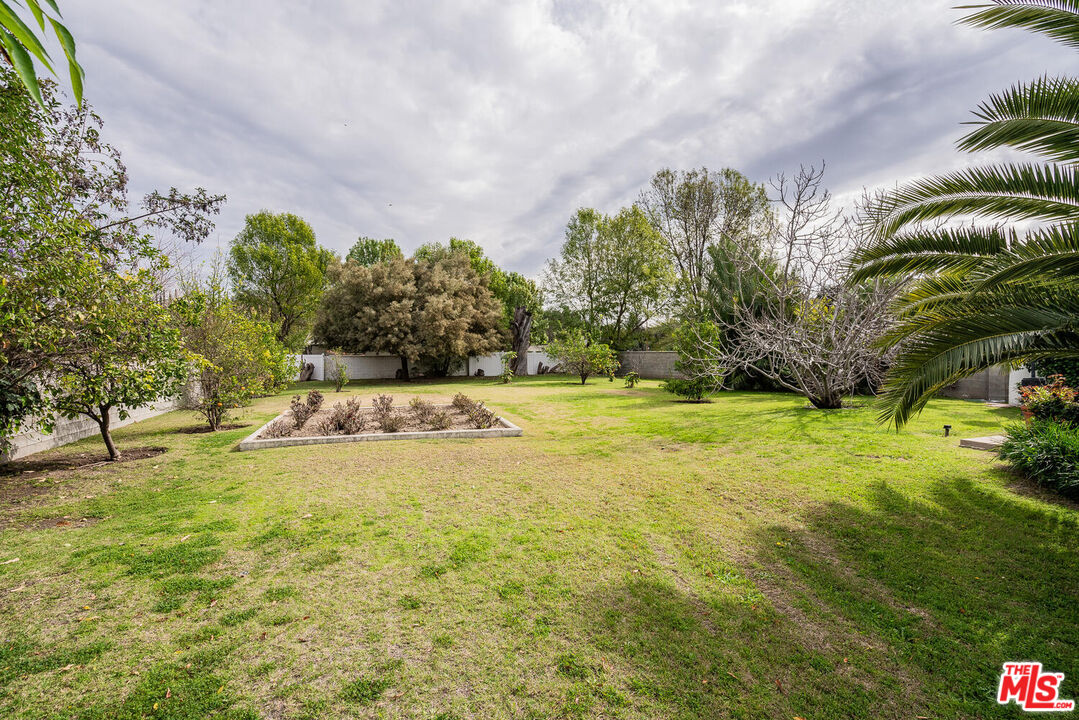 5706 Corbin Ave