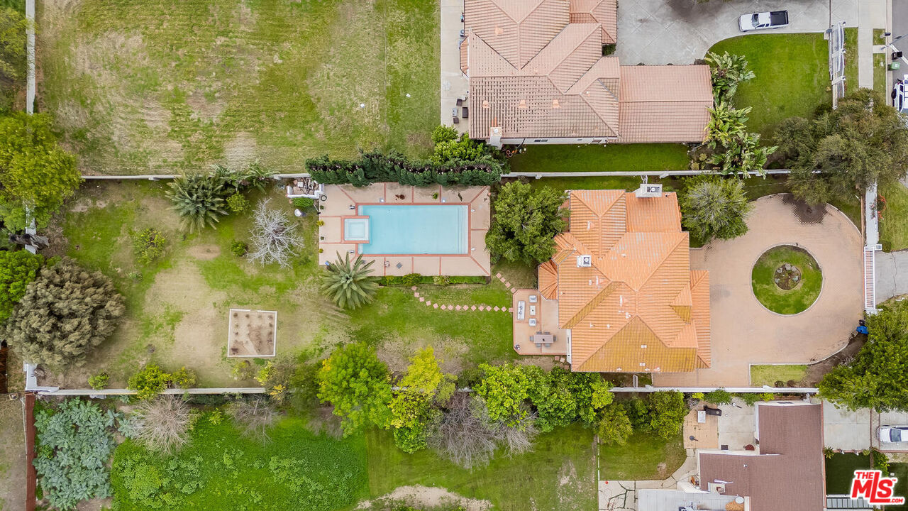 5706 Corbin Ave