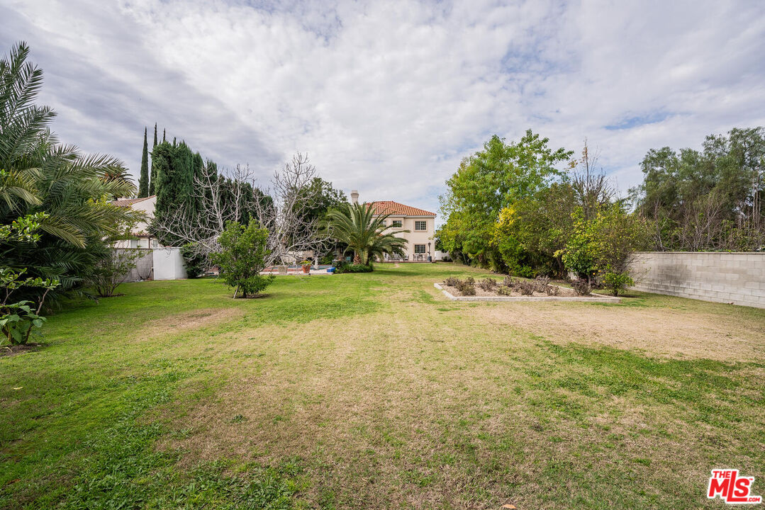5706 Corbin Ave