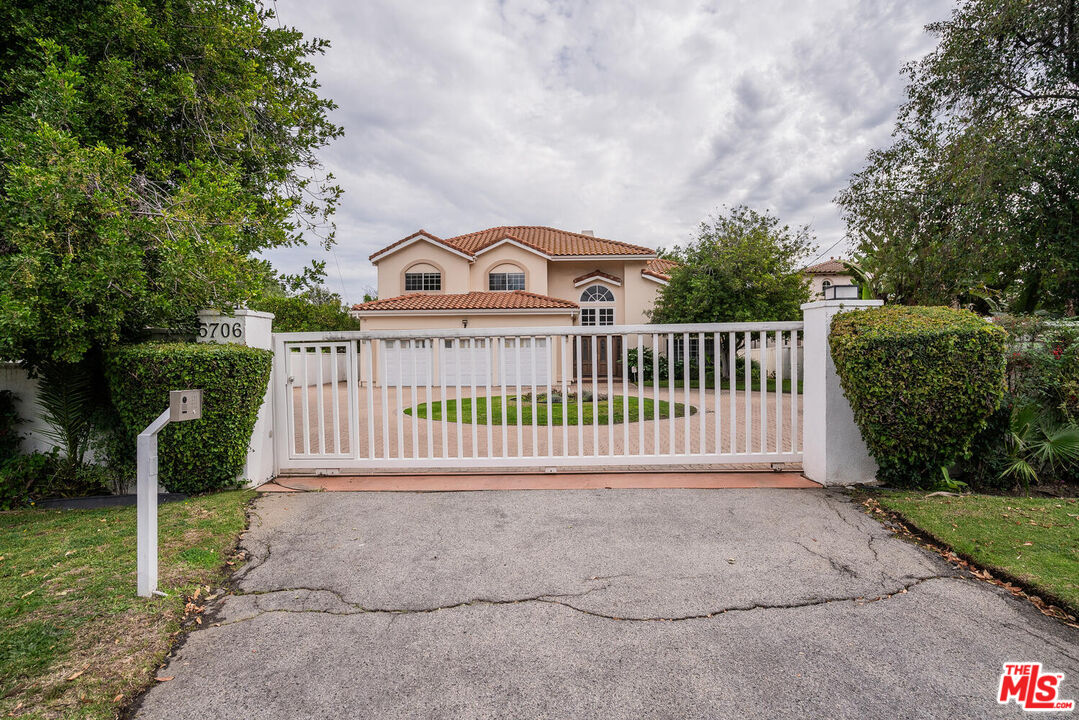 5706 Corbin Ave