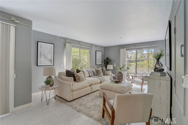 650 Kelton AVE Unit: 303