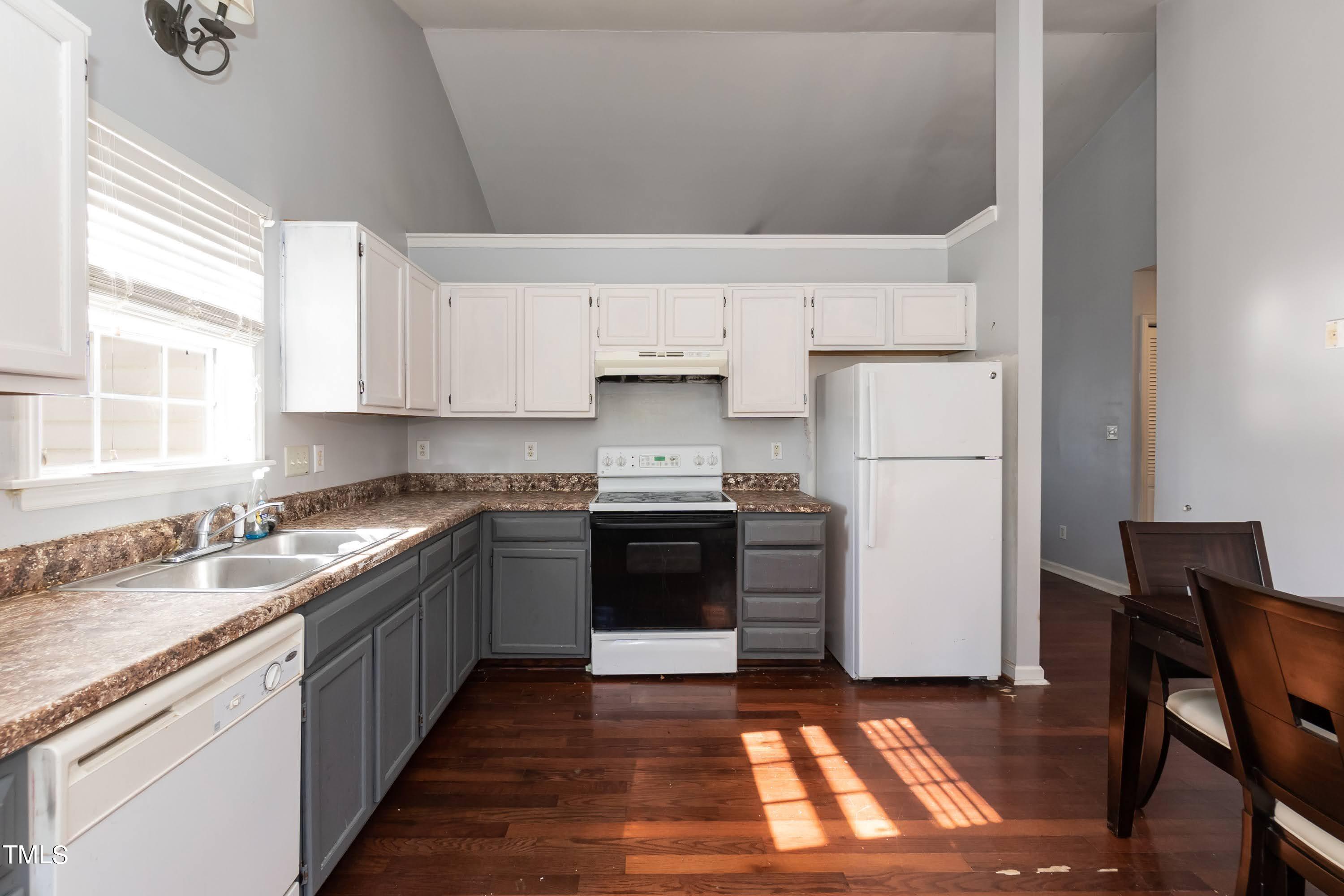 5708 Angelfish Court