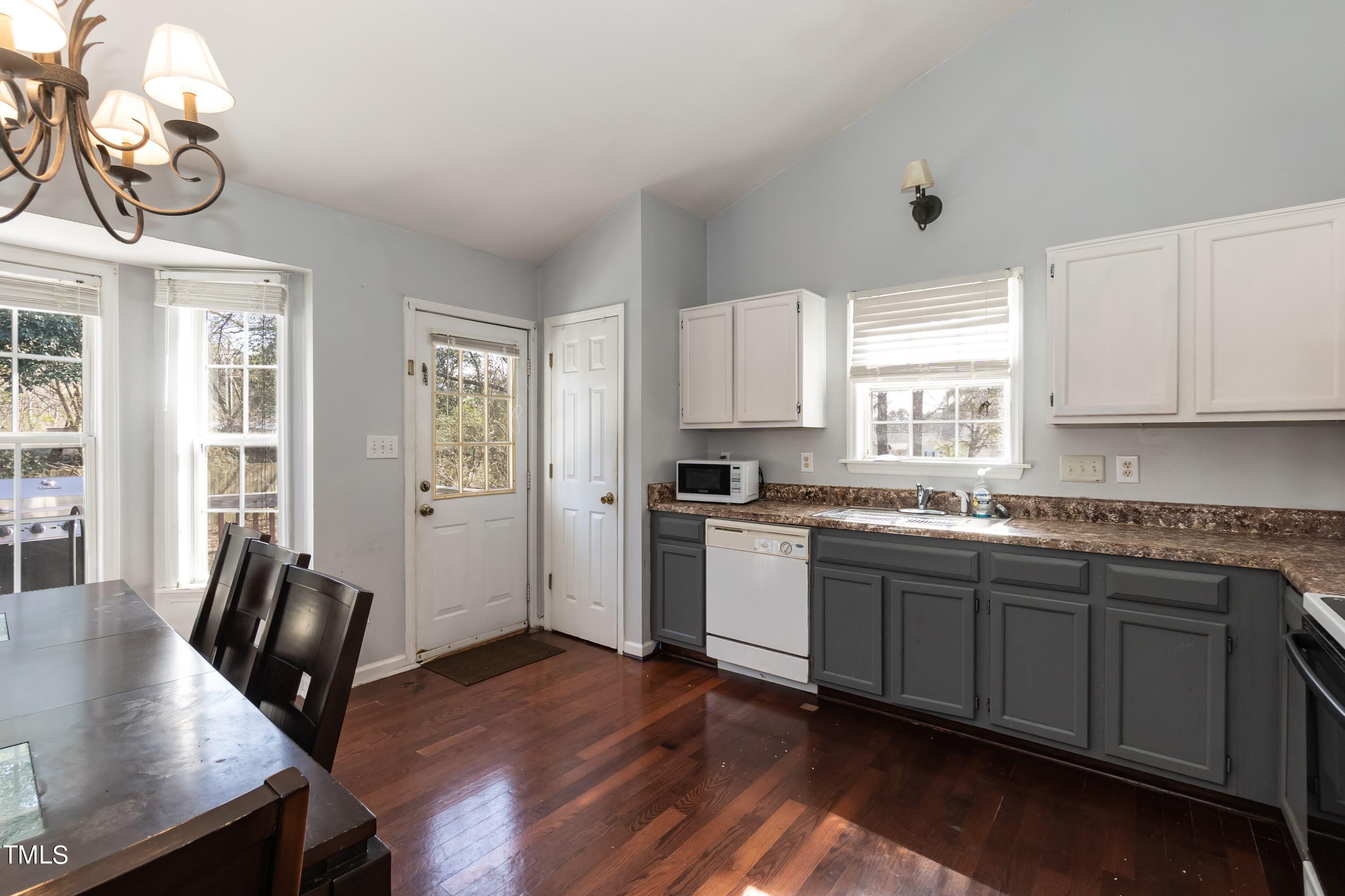 5708 Angelfish Court