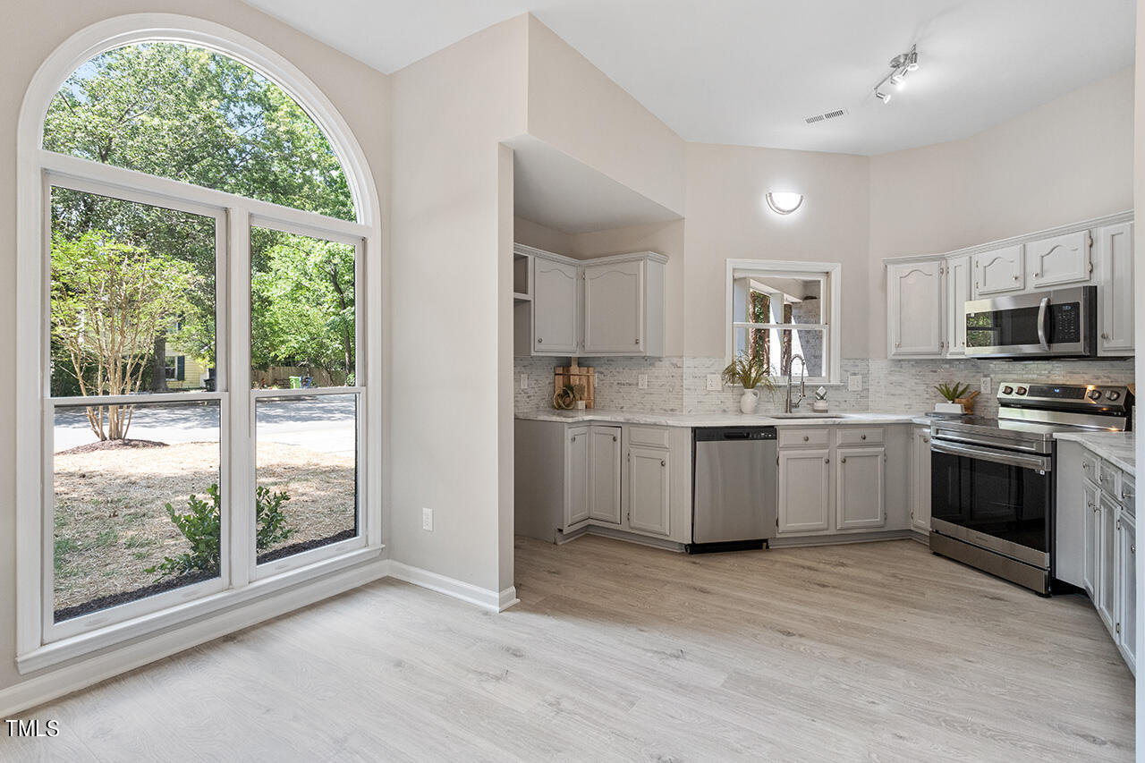 3541 Singleleaf Lane