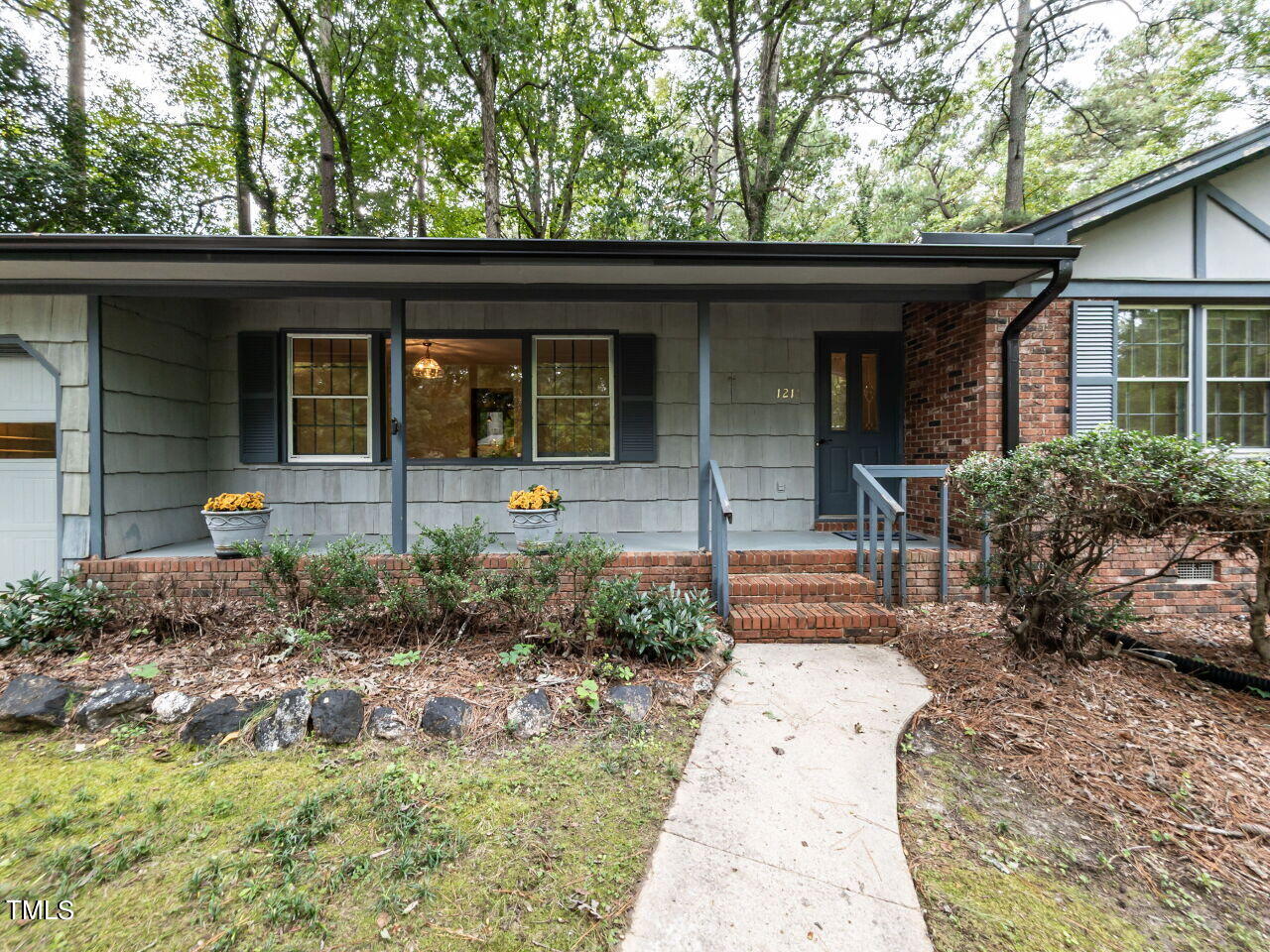1216 Scott Place