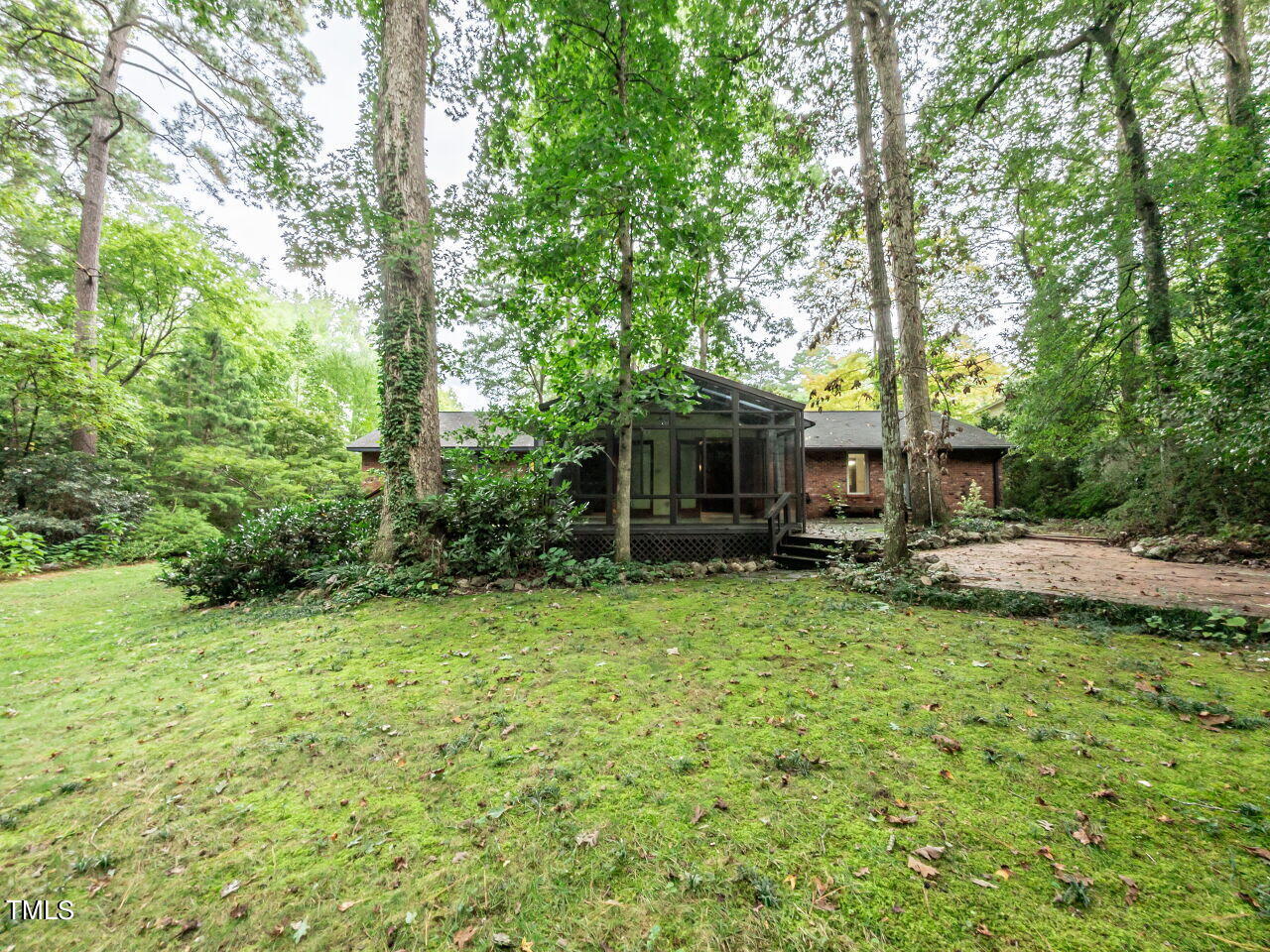 1216 Scott Place