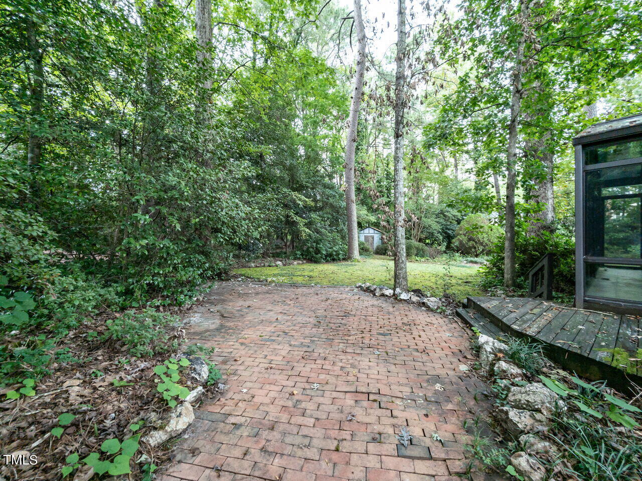1216 Scott Place