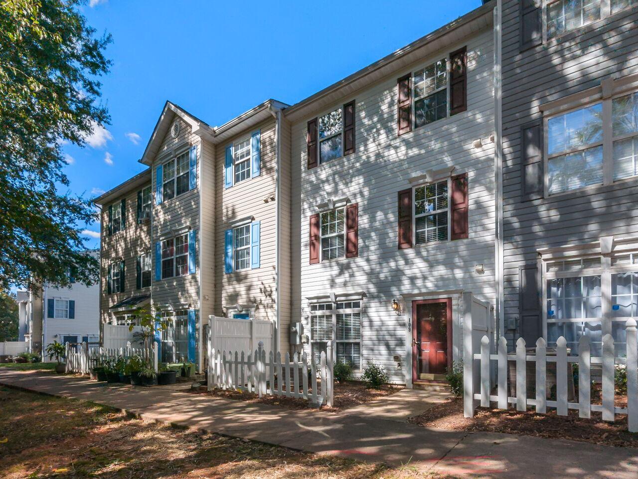 3040 Barrymore Street # 109