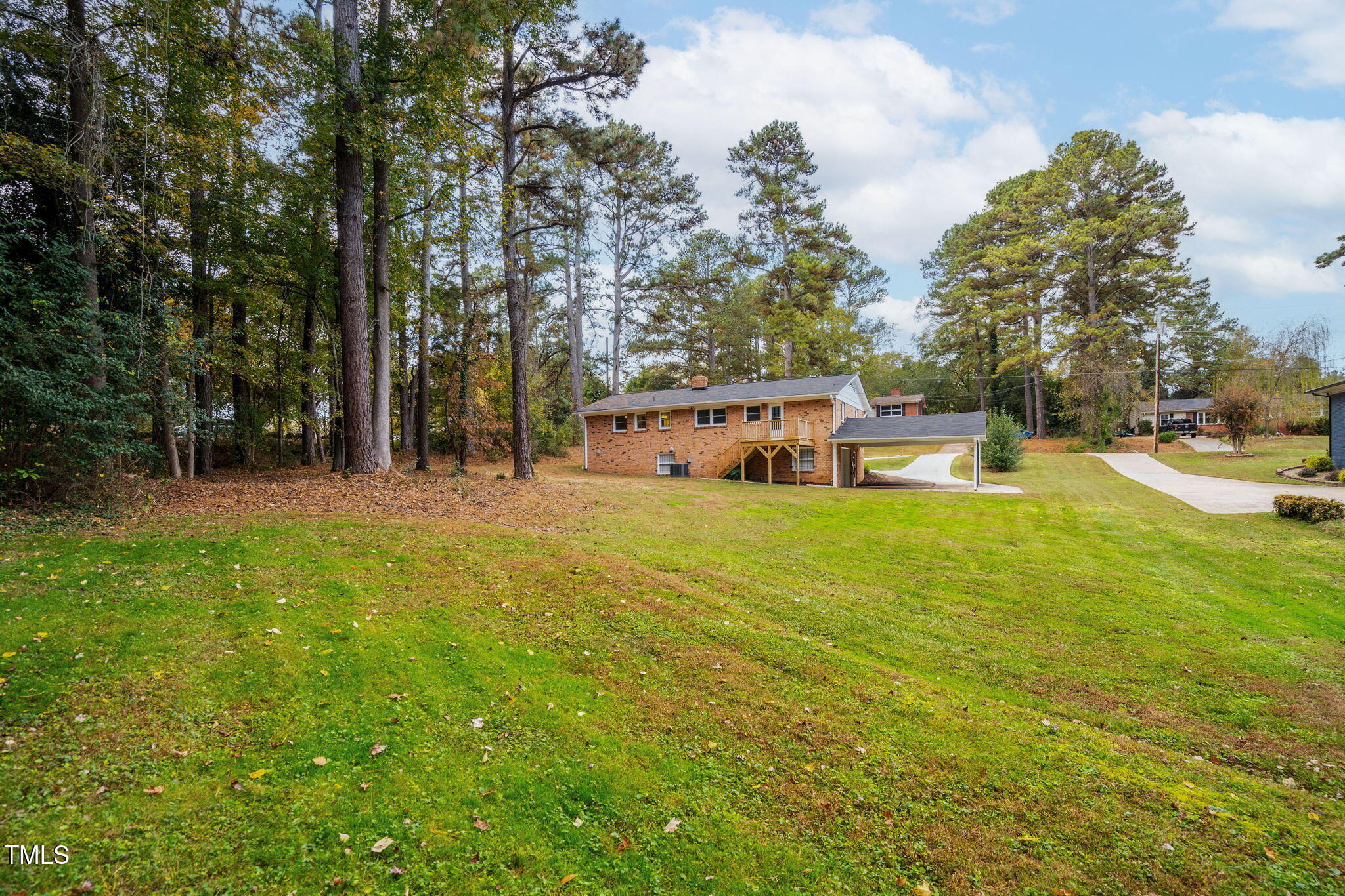419 Lakeside Drive