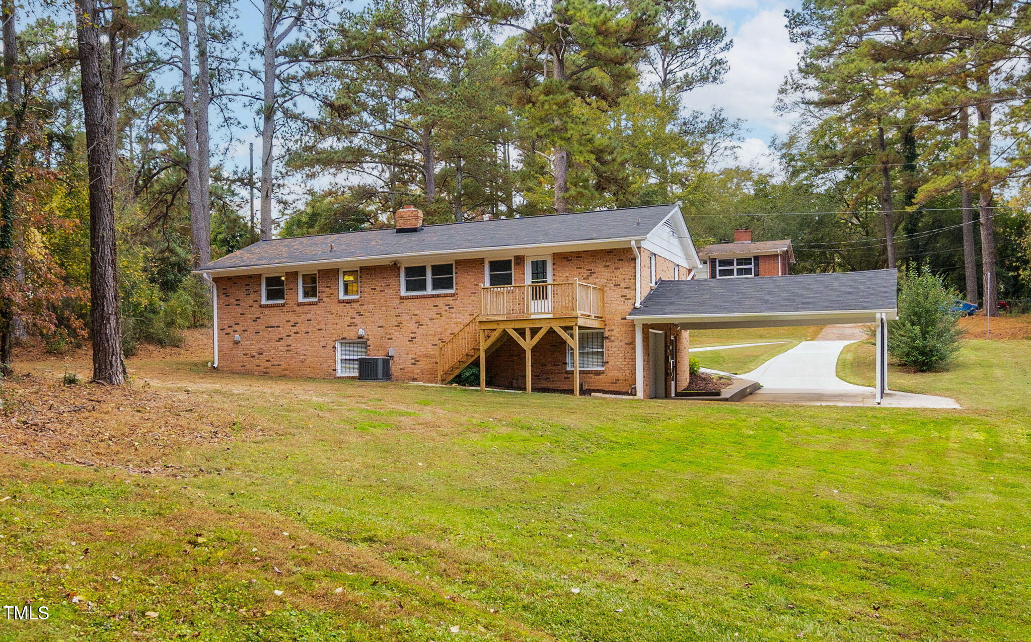 419 Lakeside Drive
