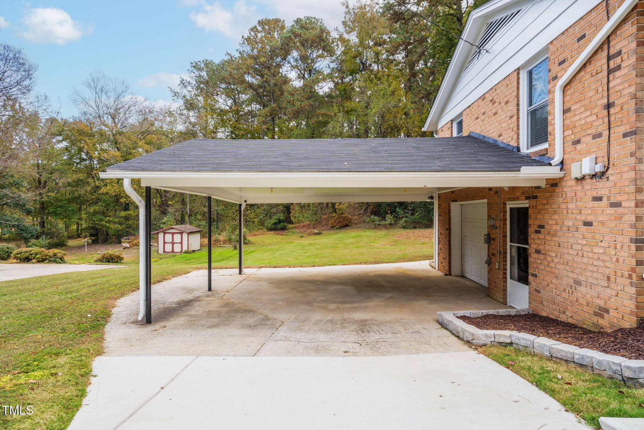 419 Lakeside Drive