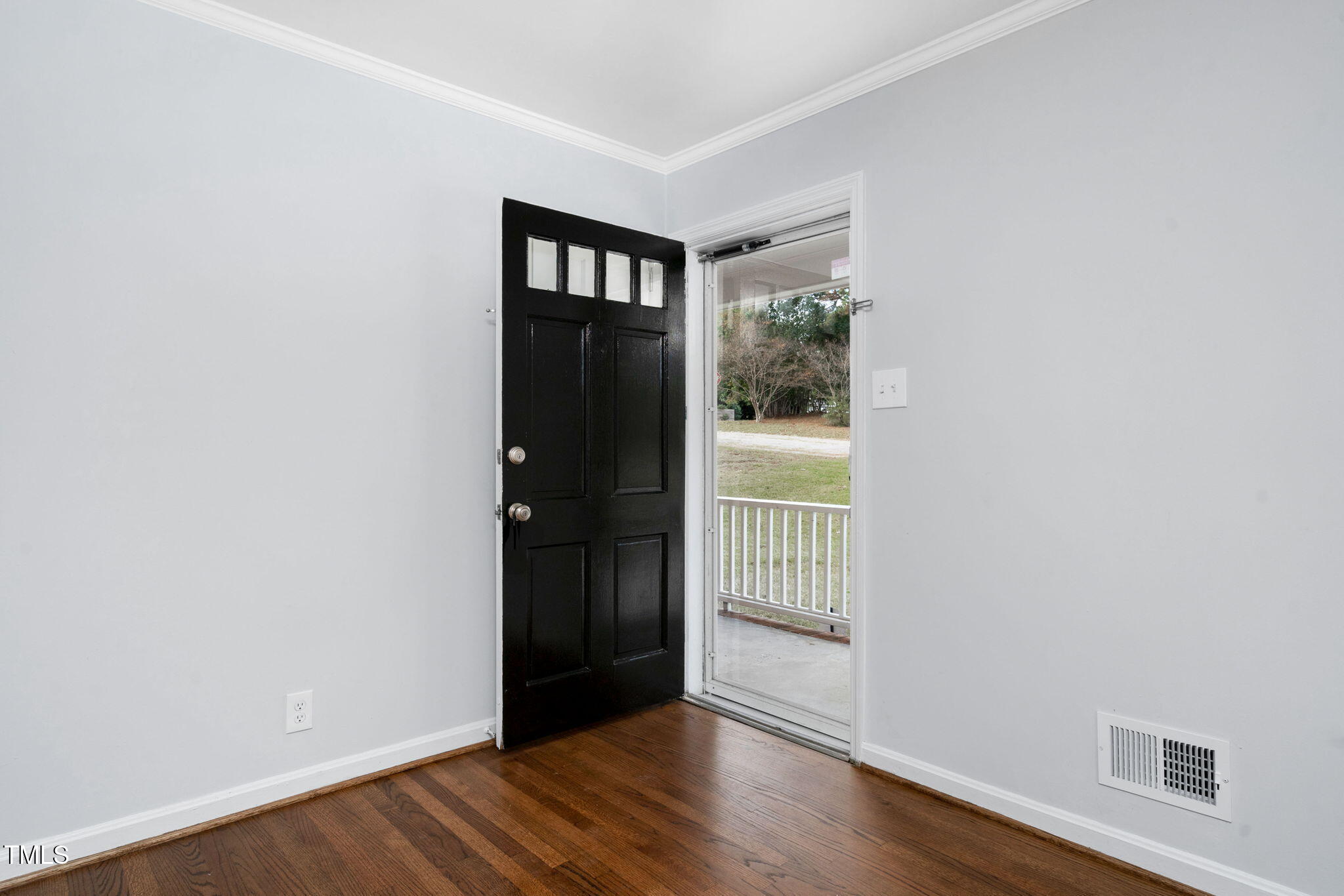419 Lakeside Drive