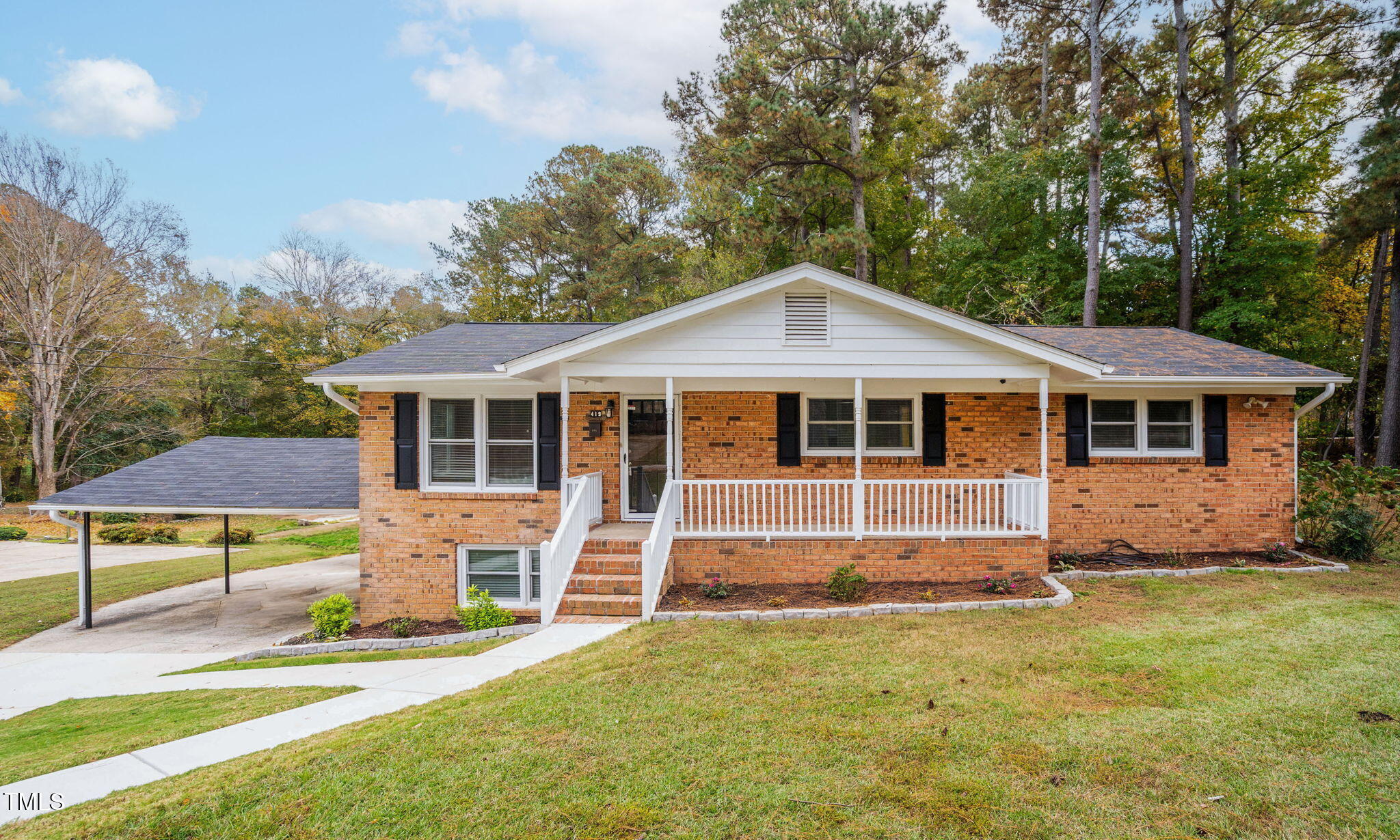 419 Lakeside Drive