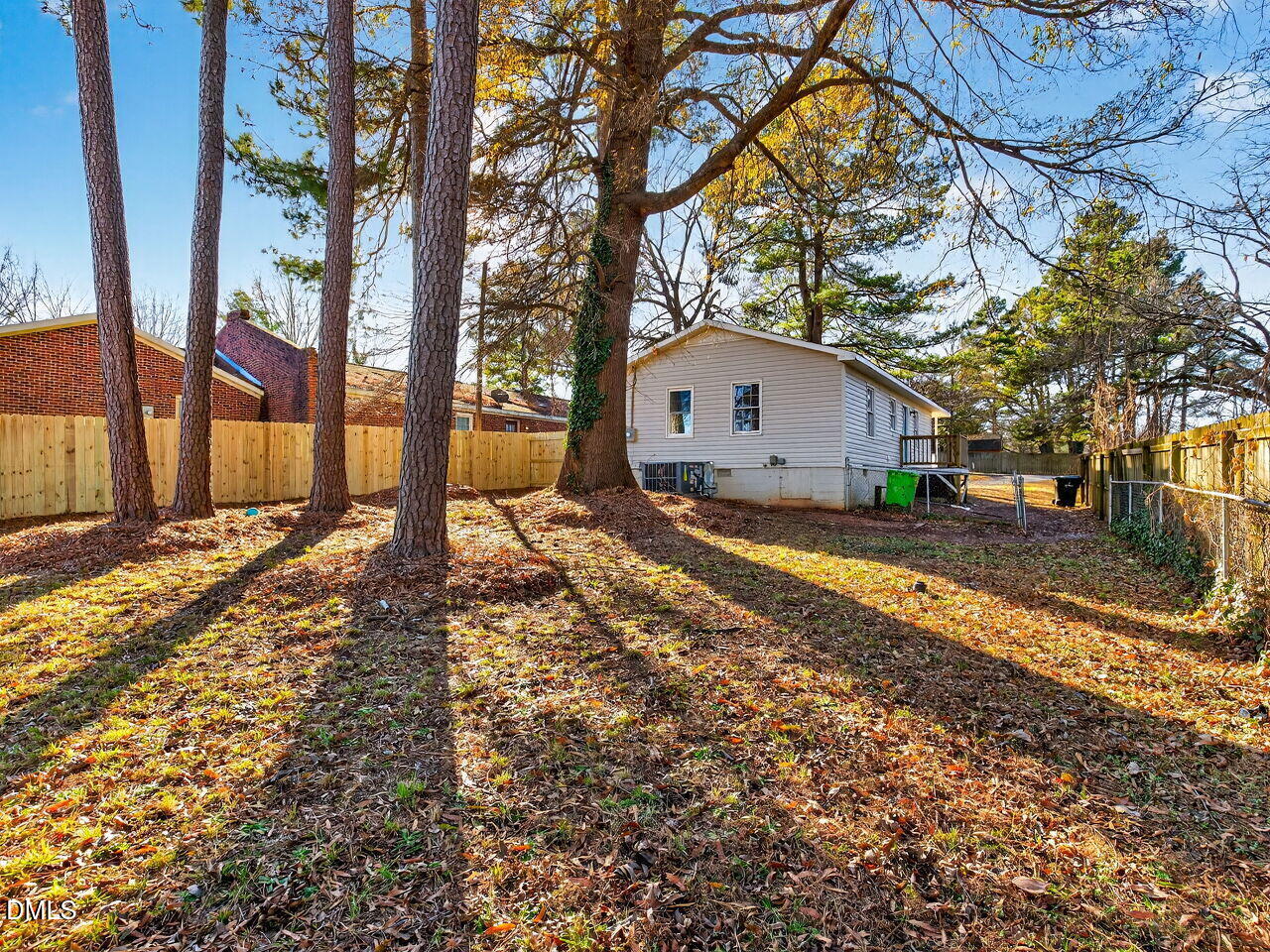 2811 Club Plaza Road