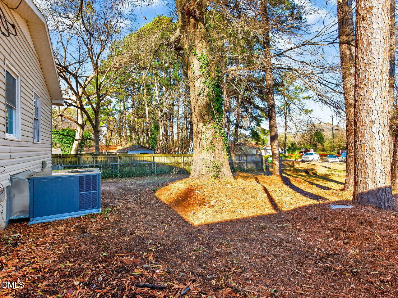 2811 Club Plaza Road