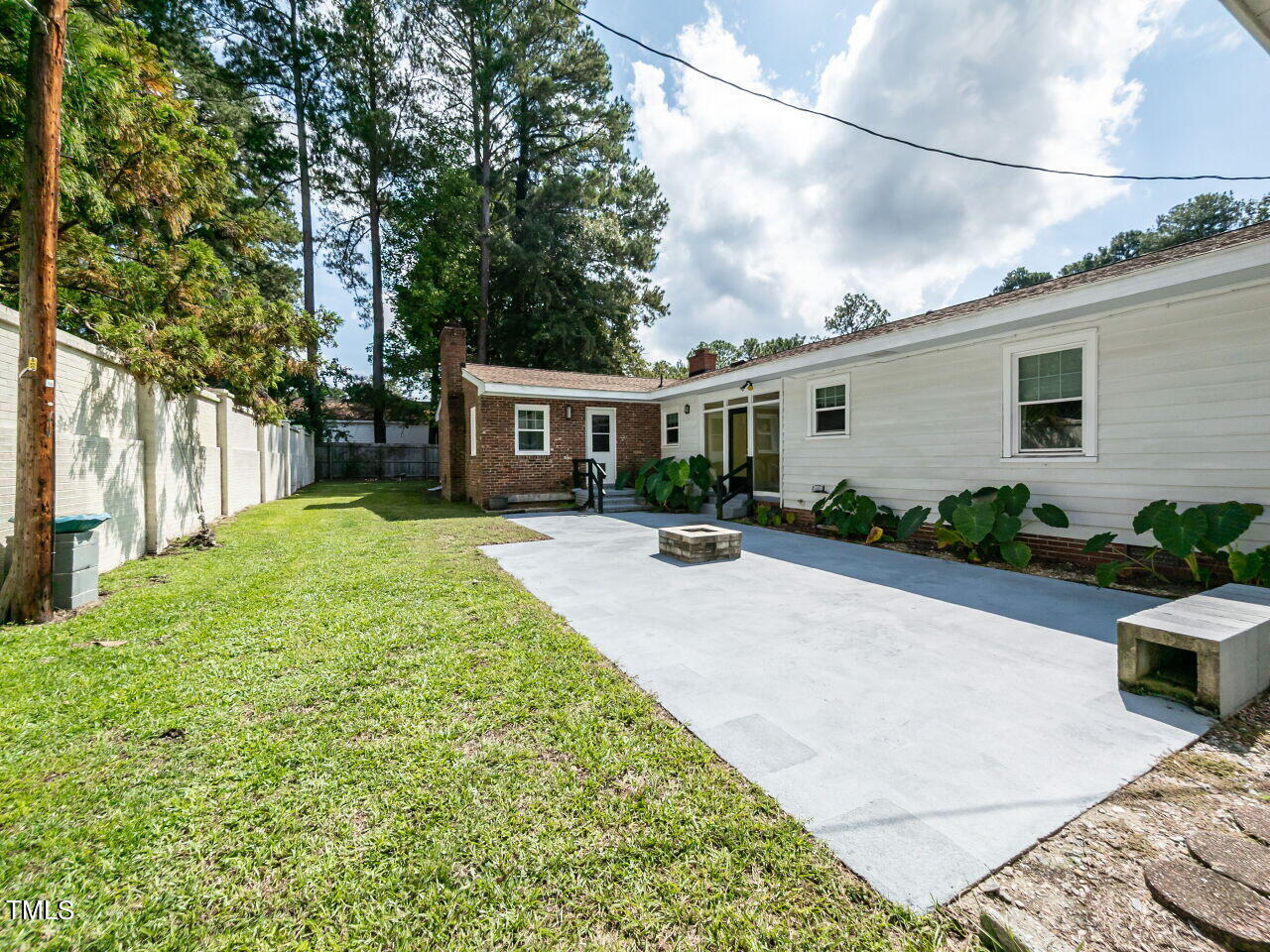 110 W Parker Street