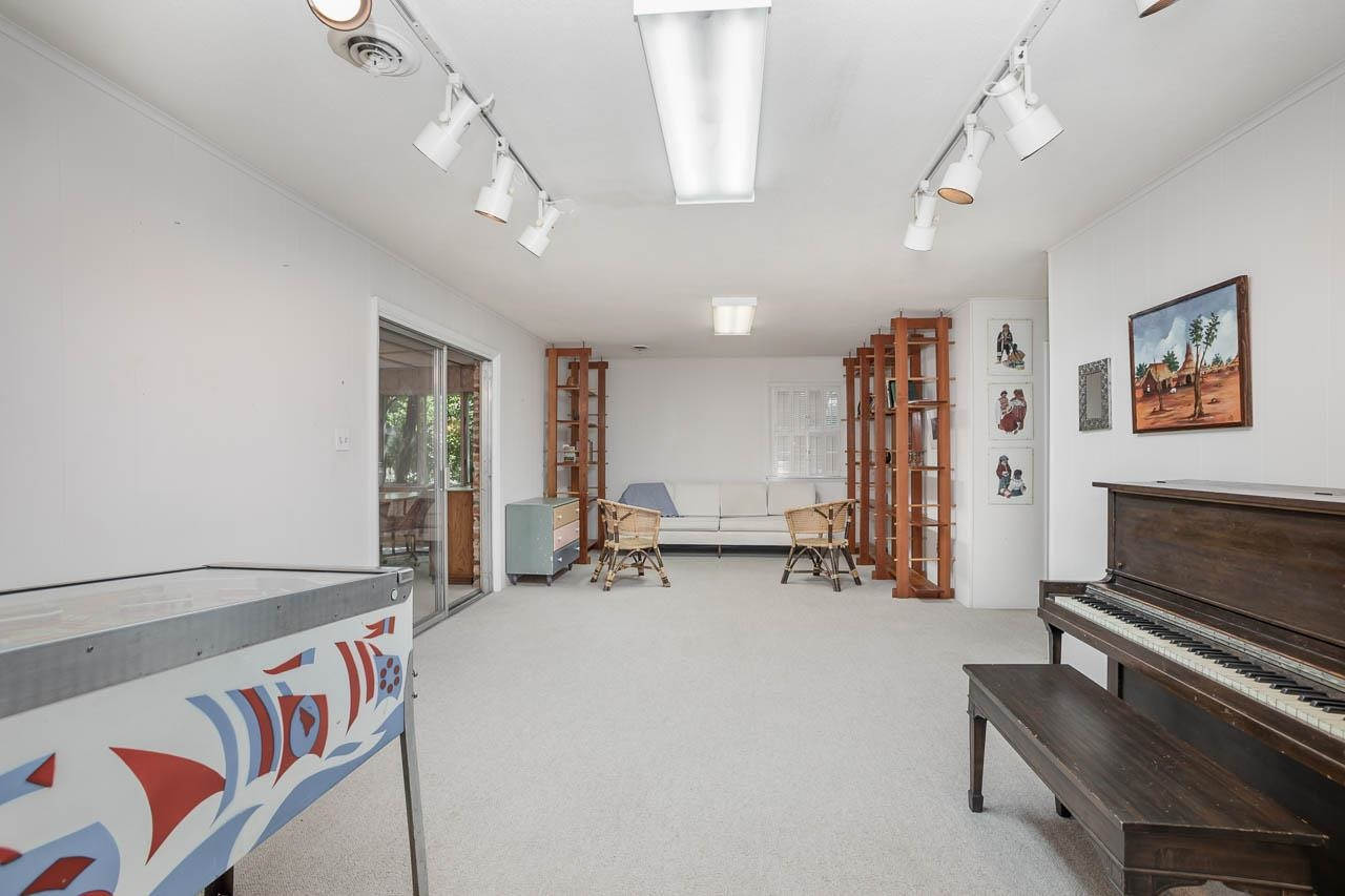 1200 Gunnison Place