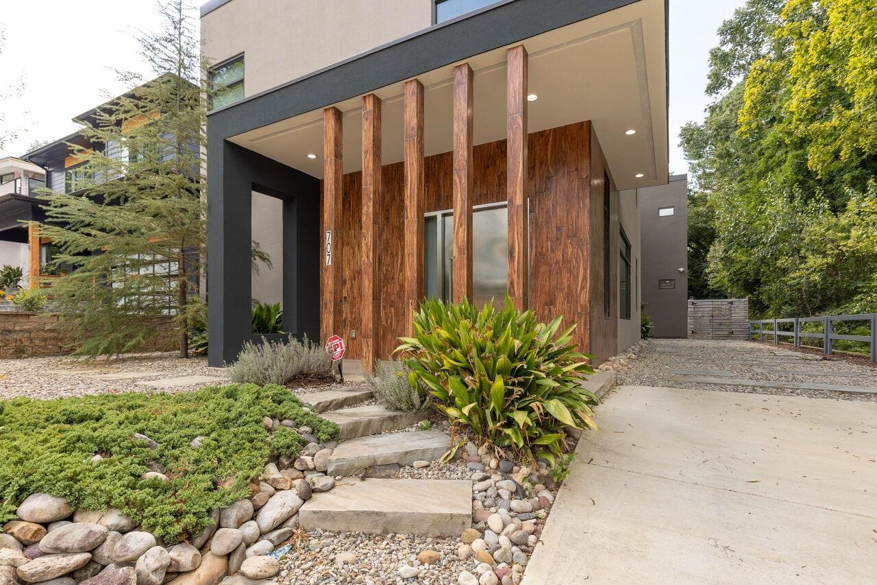 707 Chamberlain Street