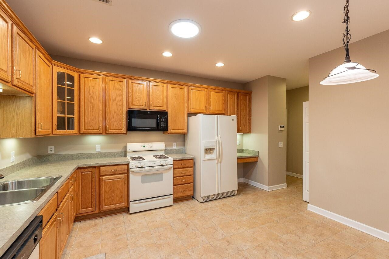 4700 Highland Glen Court