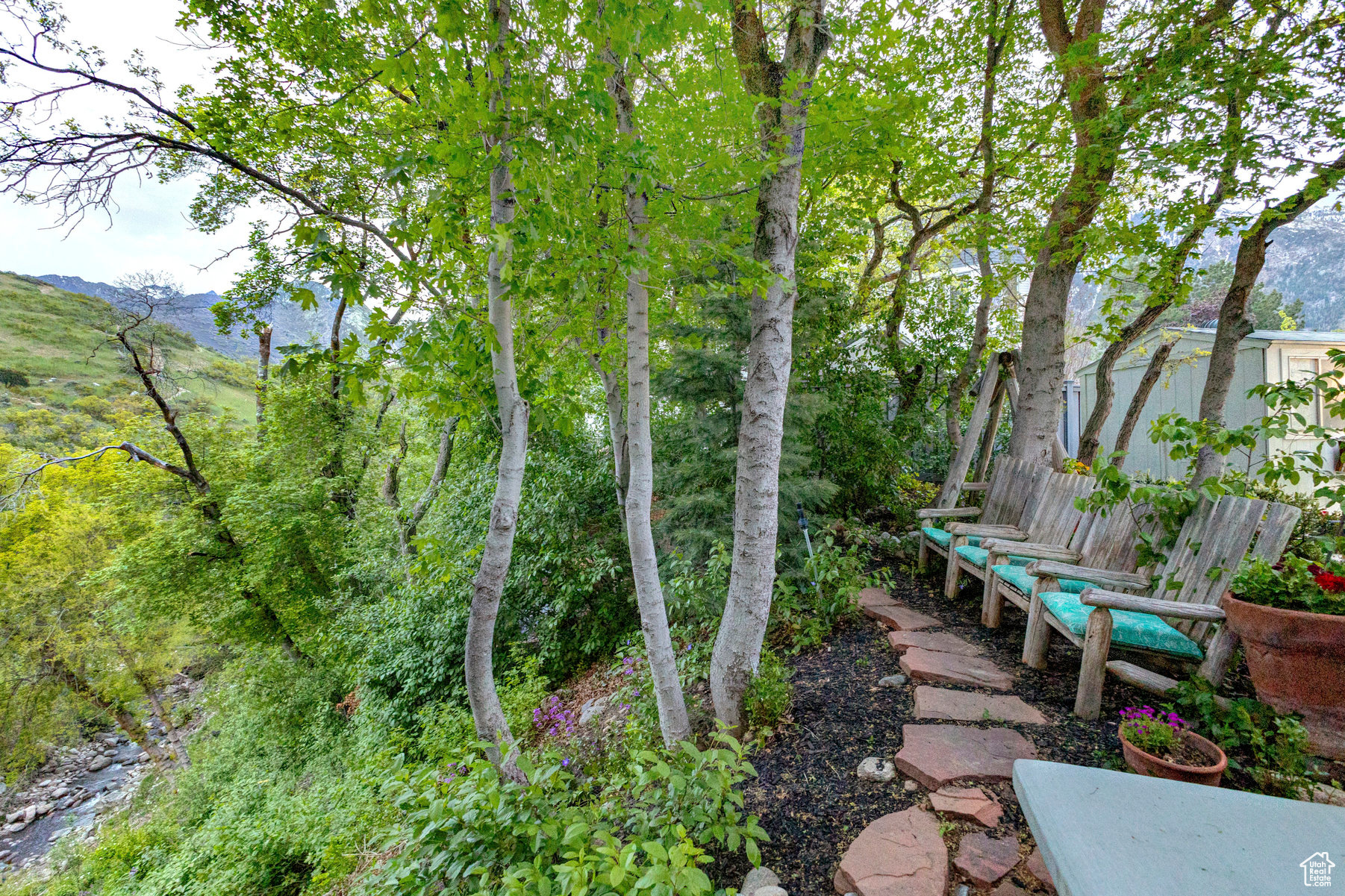 2949 E DIMPLE DELL LN