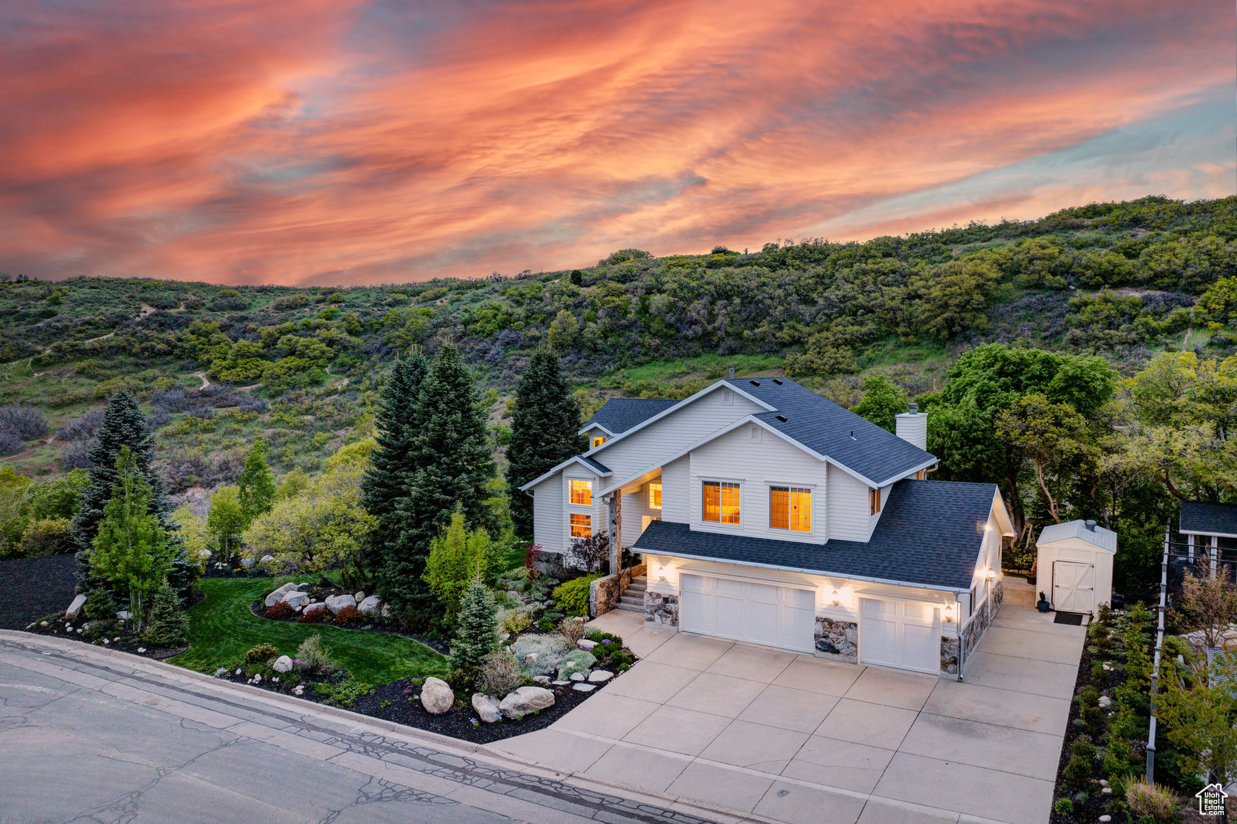 2949 E DIMPLE DELL LN