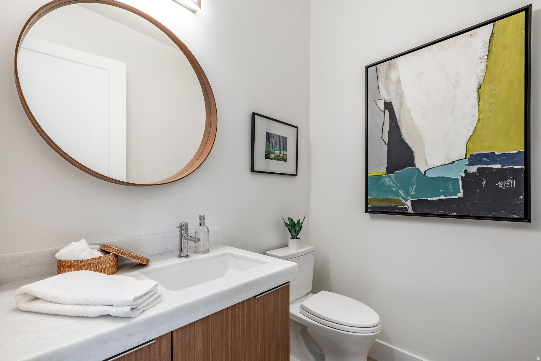 2194 W LEGEND CREEK CT