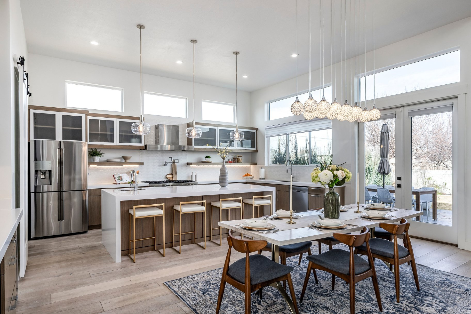 2194 W LEGEND CREEK CT