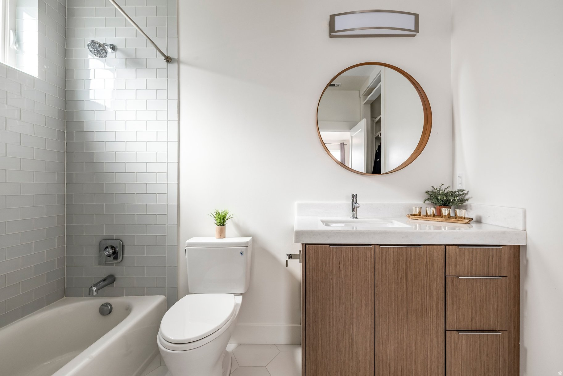 2194 W LEGEND CREEK CT