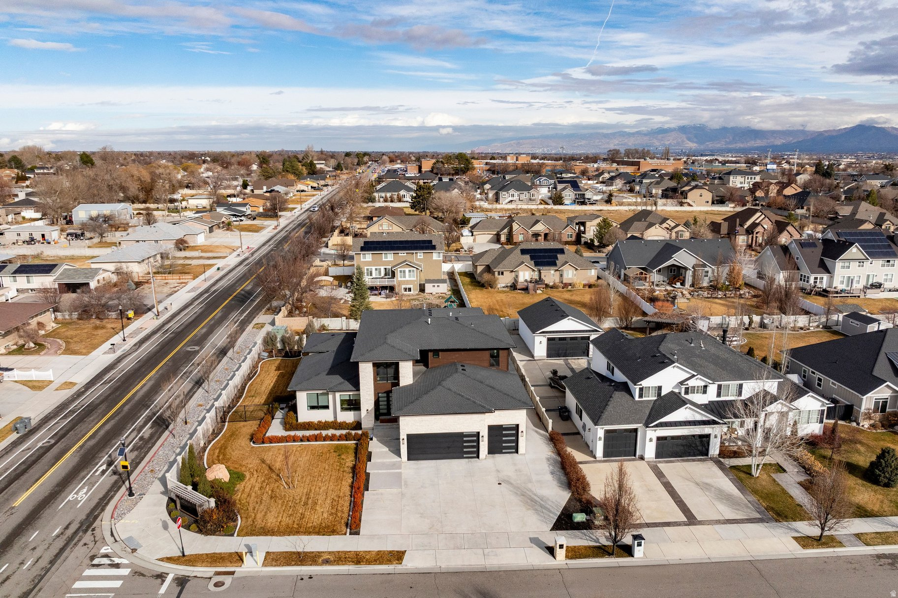 2194 W LEGEND CREEK CT