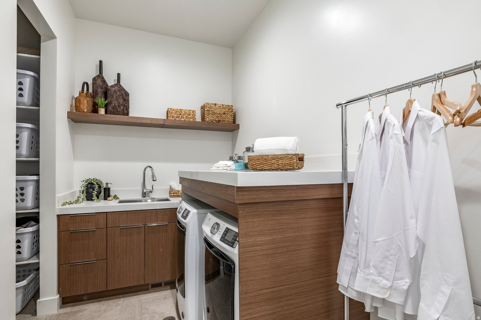 2194 W LEGEND CREEK CT